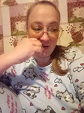 Kiss Eva online show from 04-14-26, 05:08