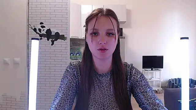 Leonaalove online show from 04-23-26, 01:13