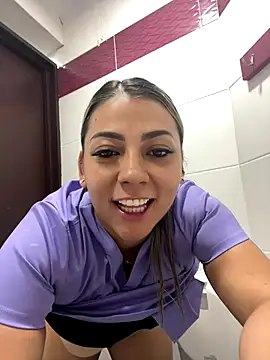 Snapshot of CandelaMartineez chatting on 10-08-25, 04:04 CandelaMartineez online show from 10-08-25, 04:04