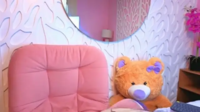 VioletxBloom online show from 04-11-26, 12:20