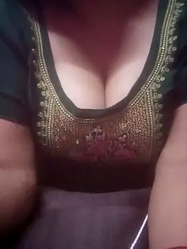 Snapshot of TINASONI chatting on 07-09-26, 12:31 TINASONI online show from 07-09-26, 12:31