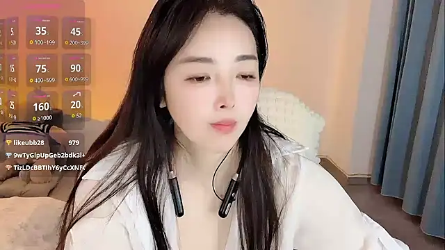 Snapshot of Xiali-166 chatting on 03-11-26, 12:44 Xiali-166 online show from 03-11-26, 12:44