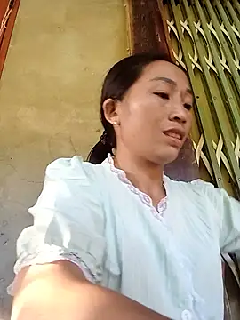 lucybaby00 online show from 05-13-26, 10:56