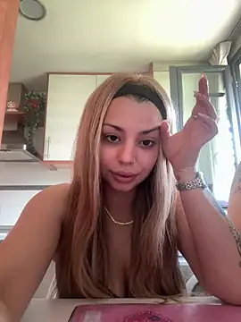Snapshot of NoeliaGarcia17 chatting on 06-16-26, 01:14 NoeliaGarcia17 online show from 06-16-26, 01:14