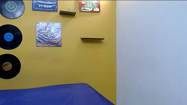 skinnyverus18 online show from 05-11-26, 07:22
