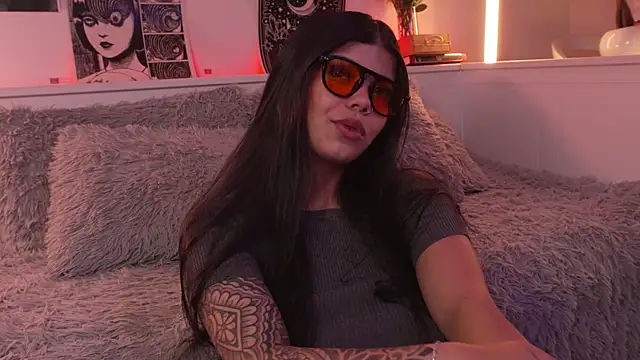 sophieee art online show from 04-10-26, 10:31