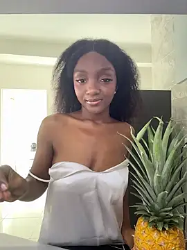 Snapshot of Keirahartz chatting on 02-22-26, 02:48 Keirahartz online show from 02-22-26, 02:48
