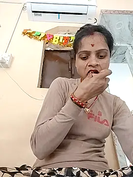 Snapshot of Sonam_dhakad chatting on 11-08-25, 07:08 Sonam dhakad online show from 11-08-25, 07:08