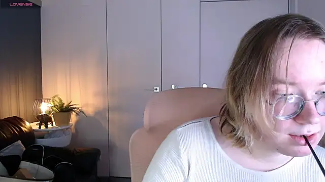 Amanda Butlerr online show from 05-08-26, 10:53