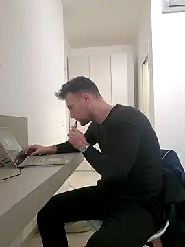 mrlyuis online show from 12-18-25, 03:18