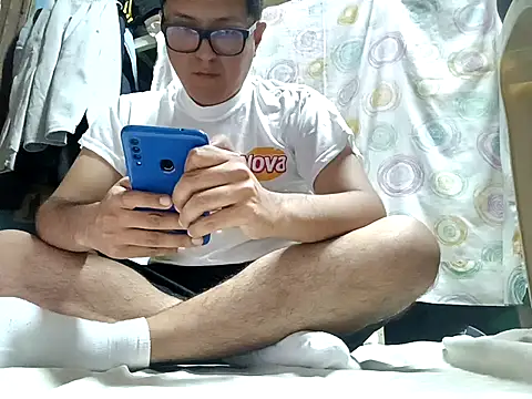 Snapshot of Kj_Gigolo chatting on 04-05-26, 05:04 Kj Gigolo online show from 04-05-26, 05:04