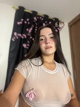 Snapshot of Scarlett05 chatting on 06-15-26, 04:58 Scarlett05 online show from 06-15-26, 04:58