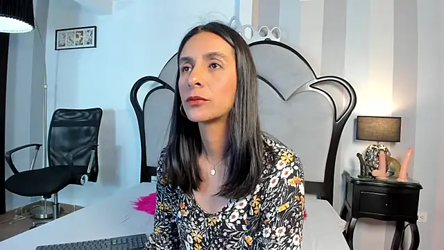 MiaAmore  online show from 07-02-26, 06:36