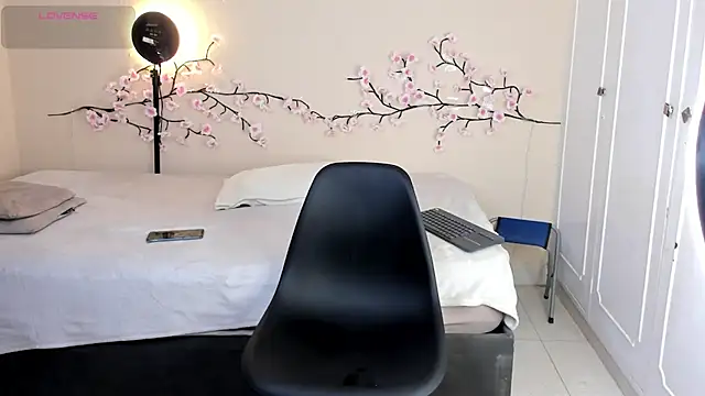 Snapshot of zarek_lux chatting on 07-07-26, 12:53 zarek lux online show from 07-07-26, 12:53