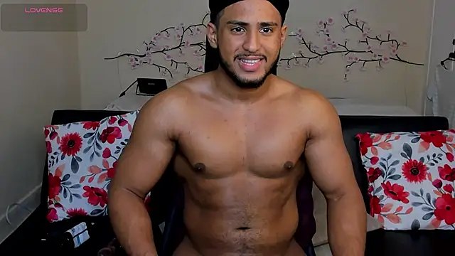 Snapshot of zarek_lux chatting on 07-21-26, 11:12 zarek lux online show from 07-21-26, 11:12