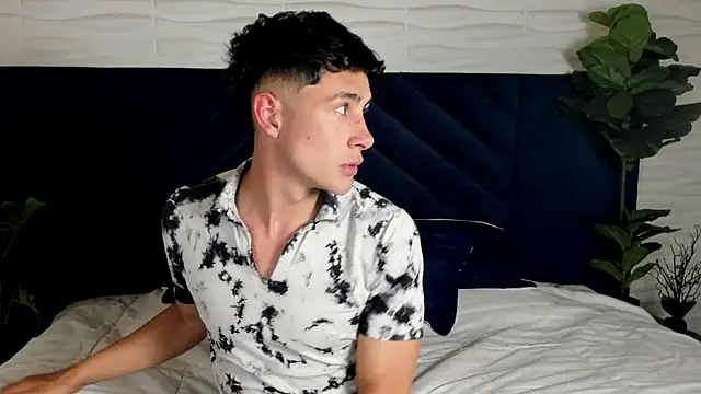 AustinJones  online show from 11-17-25, 07:41