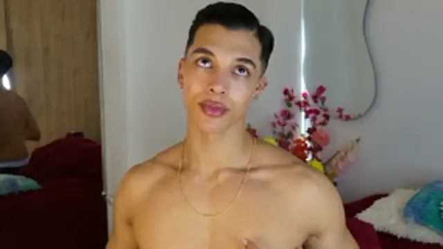 Snapshot of Troye_Williams chatting on 03-16-26, 03:05 Troye Williams online show from 03-16-26, 03:05