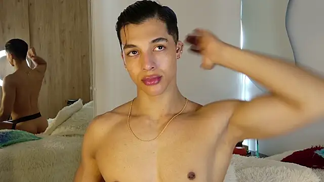 Troye Williams online show from 04-10-26, 01:16