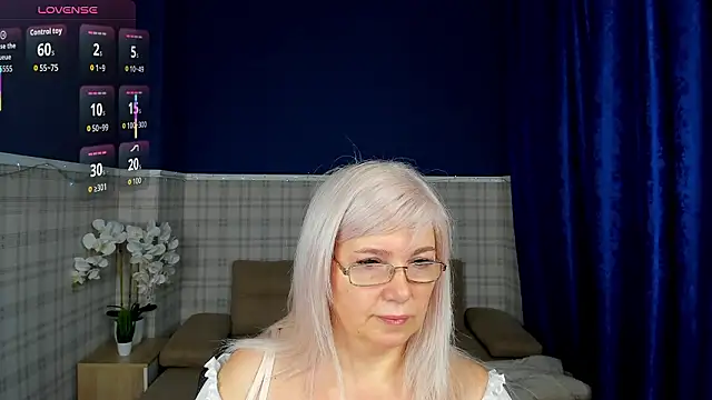 Hella Fabel online show from 02-11-26, 01:10
