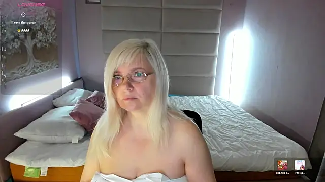 Snapshot of Hella_Fabel chatting on 07-26-26, 01:03 Hella Fabel online show from 07-26-26, 01:03