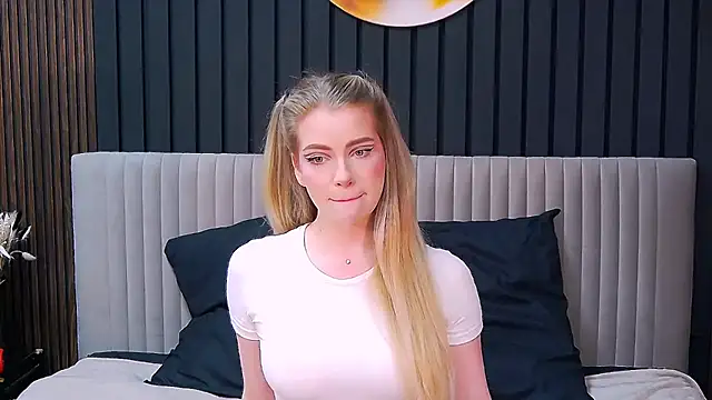 MilanaCeleste online show from 12-04-25, 05:21