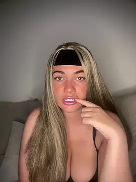 little lola x online show from 05-20-26, 08:04