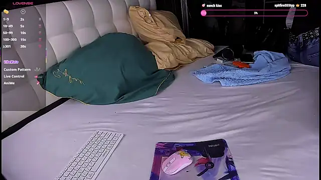 Kimberly Wolker online show from 04-03-26, 11:52