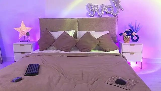 Jules night online show from 03-12-26, 09:10