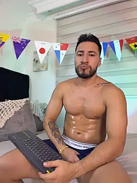 Thiago Hill online show from 07-05-26, 01:56