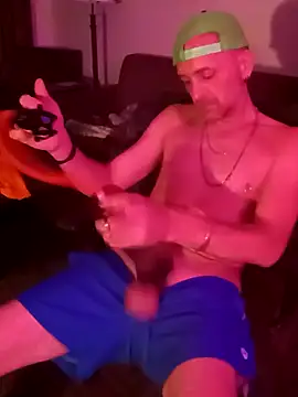 Snapshot of SidingNowness chatting on 09-10-25, 06:35 SidingNowness online show from 09-10-25, 06:35