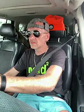 Snapshot of SidingNowness chatting on 04-15-26, 05:20 SidingNowness online show from 04-15-26, 05:20