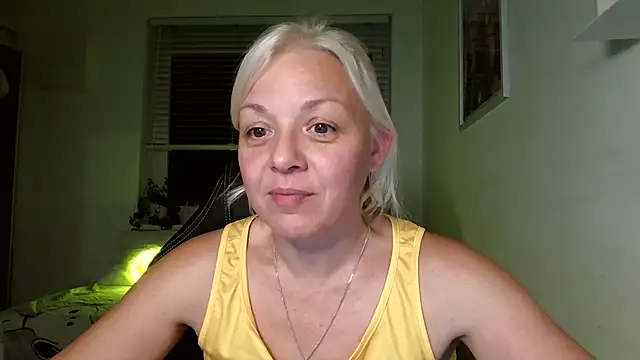 Linsy Kim online show from 09-17-25, 05:58