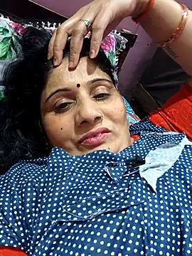 Snapshot of Rakhi99x chatting on 05-18-26, 10:43 Rakhi99x online show from 05-18-26, 10:43