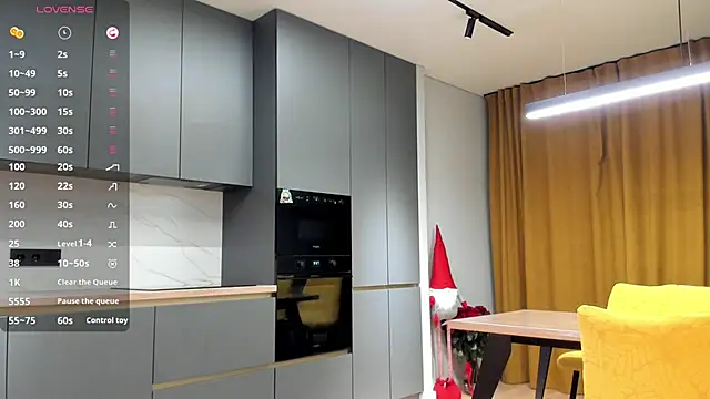 SaraShine  online show from 12-15-25, 08:57