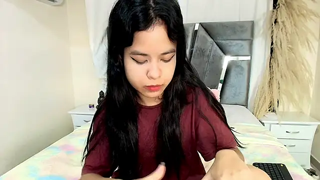 MiniLove 01 online show from 04-25-26, 12:08