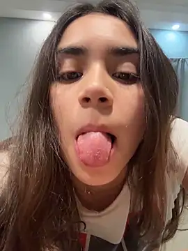 Ariovalle online show from 03-25-26, 01:55