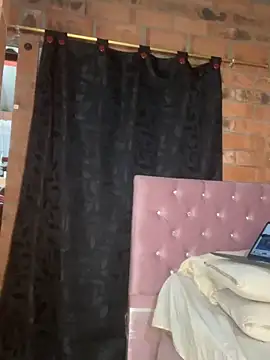Snapshot of Jessyivonne chatting on 06-16-26, 04:37 Jessyivonne online show from 06-16-26, 04:37