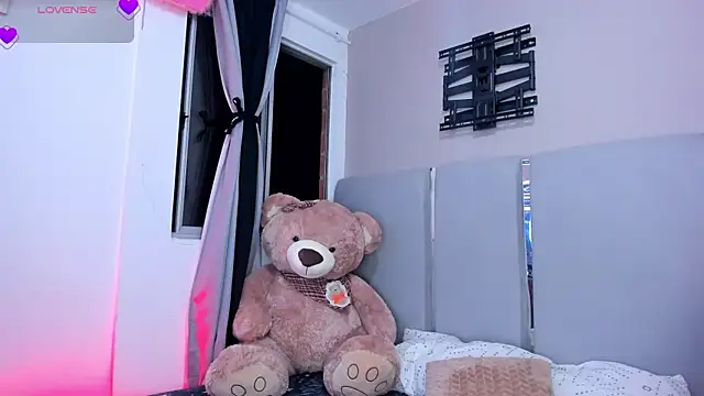 Snapshot of EmystarX chatting on 03-19-26, 01:53 EmystarX online show from 03-19-26, 01:53