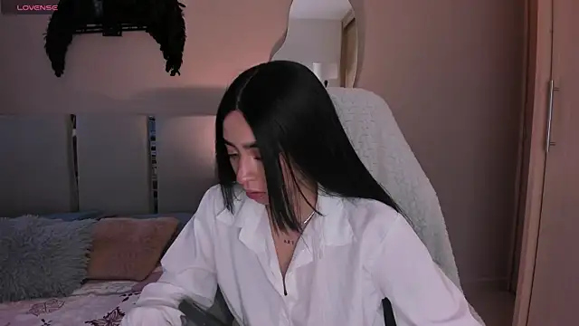 Snapshot of EmystarX chatting on 05-22-26, 11:10 EmystarX online show from 05-22-26, 11:10