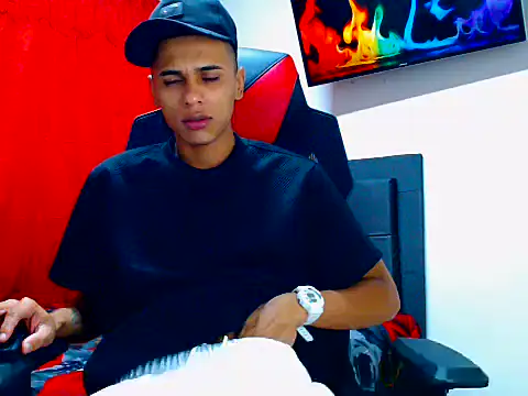 Snapshot of cristian_tayron1 chatting on 06-28-26, 06:52 cristian tayron1 online show from 06-28-26, 06:52
