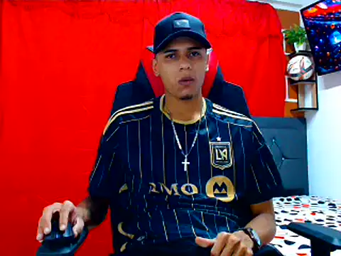 Snapshot of cristian_tayron1 chatting on 07-12-26, 06:59 cristian tayron1 online show from 07-12-26, 06:59
