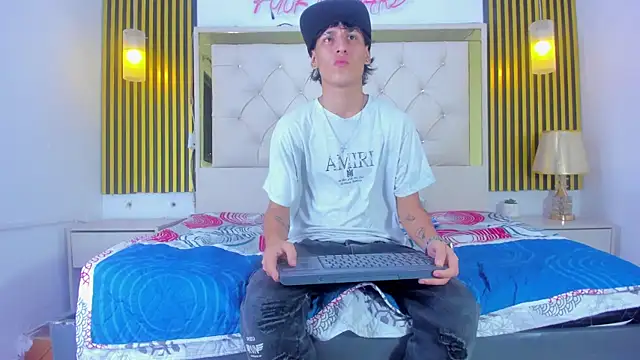 Snapshot of Just18Jake chatting on 09-19-25, 12:34 Just18Jake online show from 09-19-25, 12:34