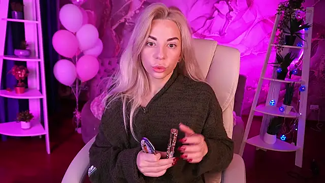 BellaRayyy online show from 02-25-26, 04:55