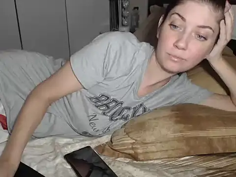 petite danielle online show from 11-25-25, 09:59