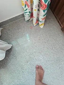 Cocomaza1 online show from 04-18-26, 01:53