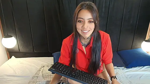 Snapshot of LiaMonroee_ chatting on 03-02-26, 12:12 LiaMonroee online show from 03-02-26, 12:12