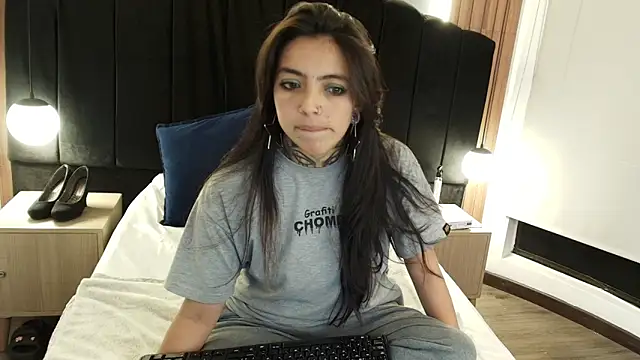 Snapshot of LiaMonroee_ chatting on 03-13-26, 11:50 LiaMonroee online show from 03-13-26, 11:50