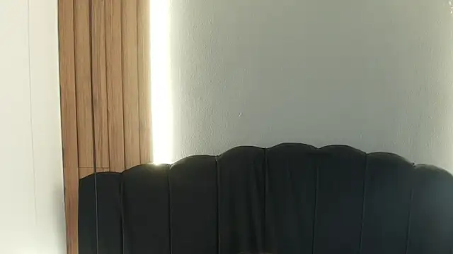 Snapshot of LiaMonroee_ chatting on 03-14-26, 12:21 LiaMonroee online show from 03-14-26, 12:21