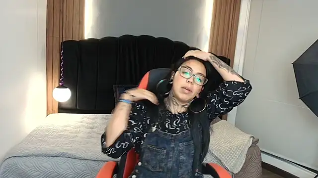 LiaMonroee  online show from 05-20-26, 12:11