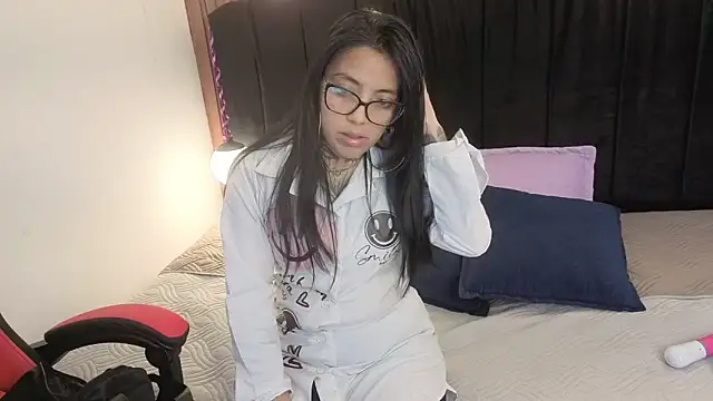 LiaMonroee  online show from 05-31-26, 12:45